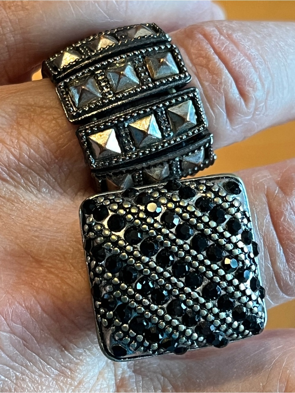 Two (2) Silver-Tone Stretch Rings - Picture 7 of 7